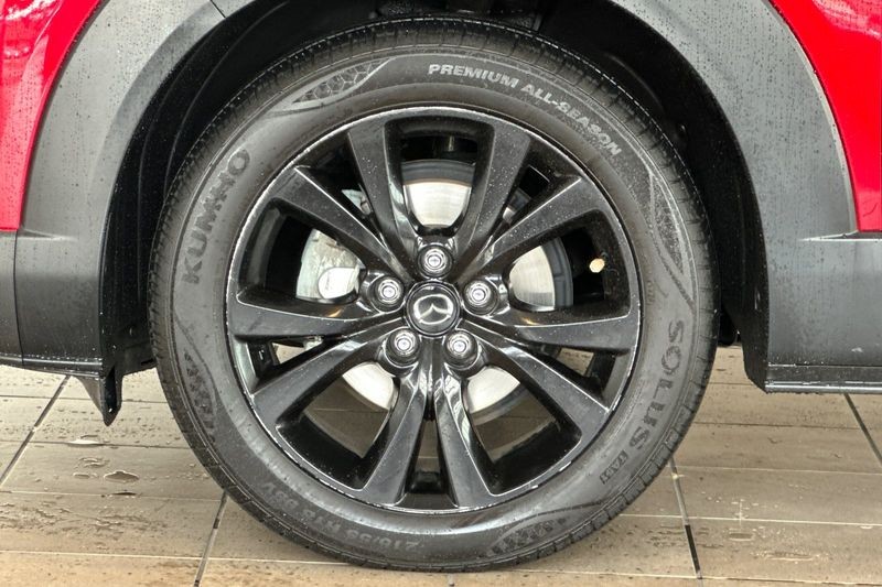 Mazda CX-30 Vehicle Full-screen Gallery Image 27