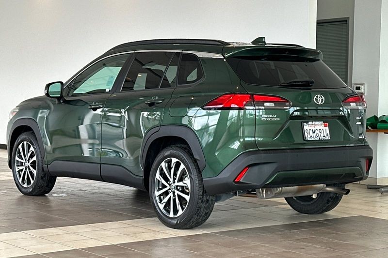 Toyota Corolla Cross Vehicle Full-screen Gallery Image 06