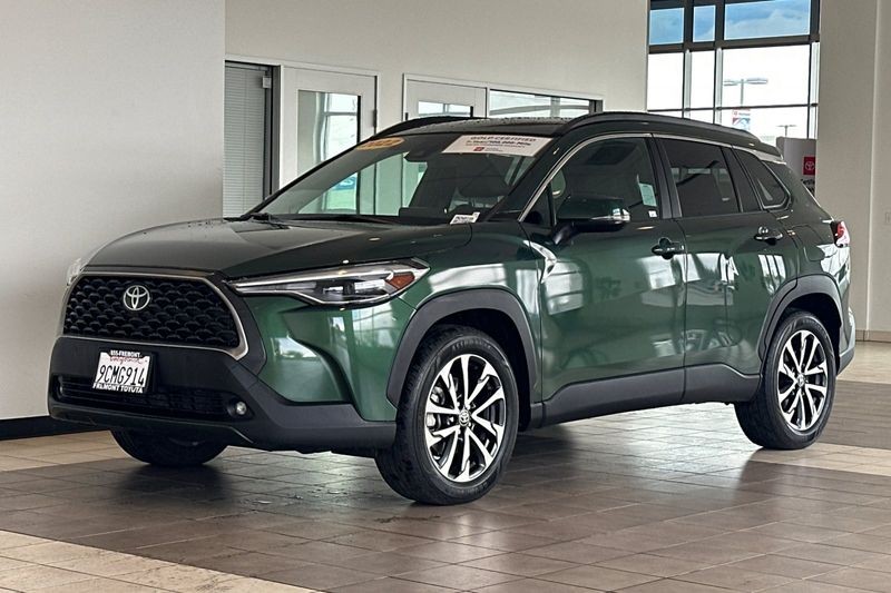 Toyota Corolla Cross Vehicle Full-screen Gallery Image 08