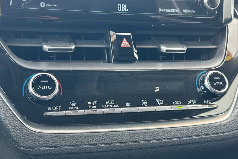 Toyota Corolla Cross Vehicle Full-screen Gallery Image 20