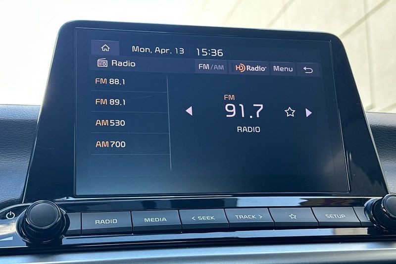 Kia Forte Vehicle Full-screen Gallery Image 17