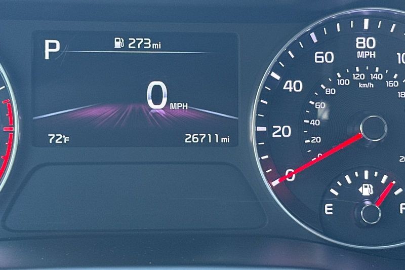 Kia Forte Vehicle Full-screen Gallery Image 23