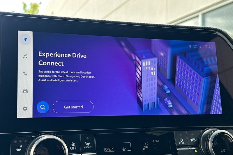 Toyota Highlander Vehicle Full-screen Gallery Image 20