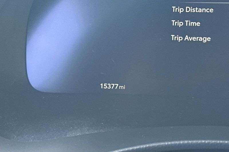 Toyota Highlander Vehicle Full-screen Gallery Image 27