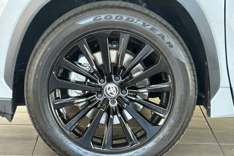 Toyota Highlander Vehicle Full-screen Gallery Image 28