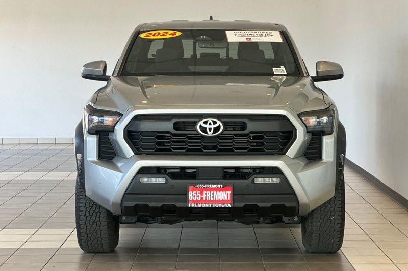 Toyota Tacoma 4WD Vehicle Full-screen Gallery Image 09