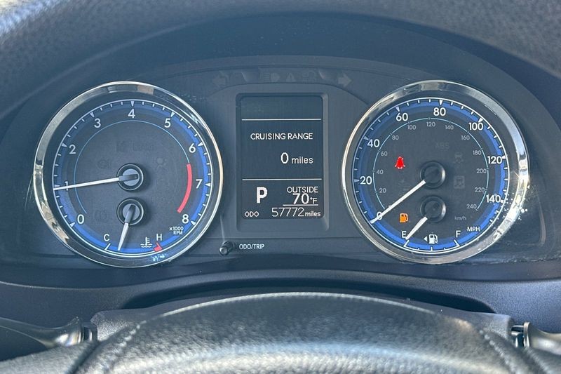 Toyota Corolla Vehicle Full-screen Gallery Image 22