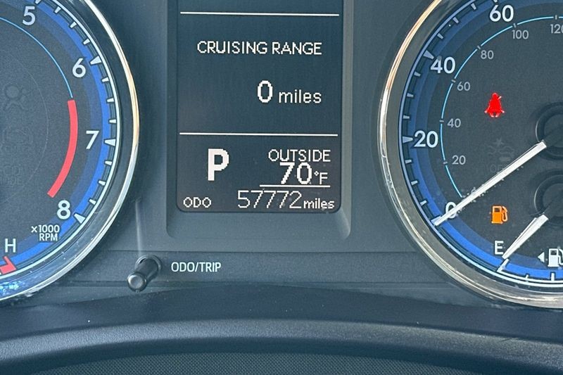 Toyota Corolla Vehicle Full-screen Gallery Image 23