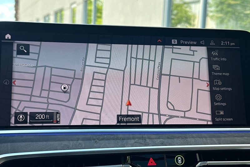 BMW X5 Vehicle Full-screen Gallery Image 19