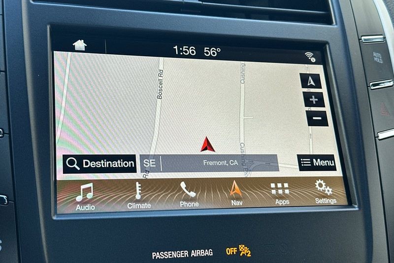 Lincoln MKC Vehicle Full-screen Gallery Image 19