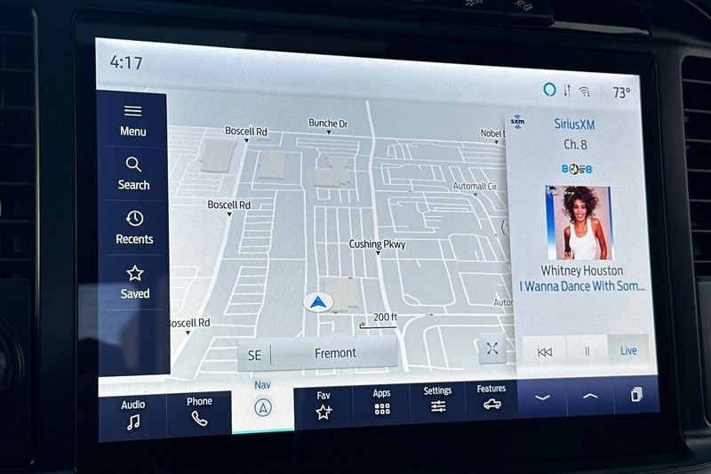 Ford F-150 Vehicle Full-screen Gallery Image 18