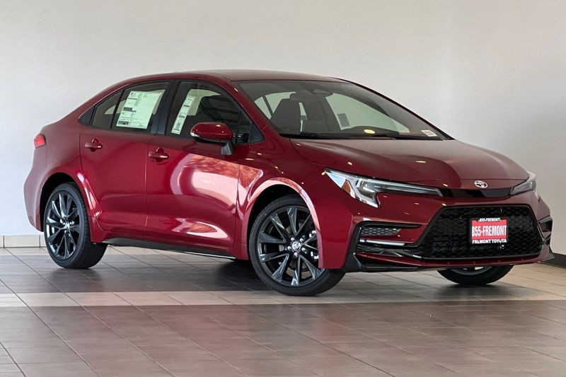 Toyota Corolla Hybrid Vehicle Full-screen Gallery Image 02