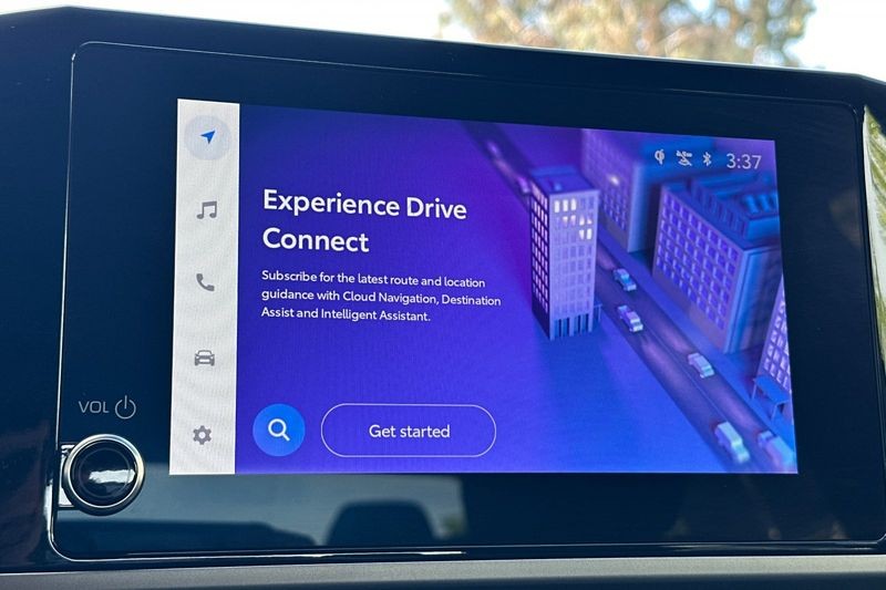 Toyota Camry Vehicle Full-screen Gallery Image 18