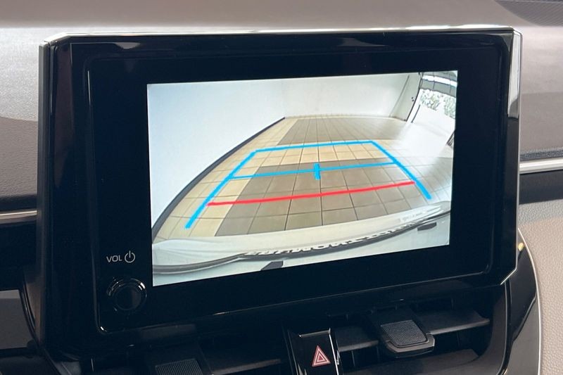 Toyota Corolla Hybrid Vehicle Full-screen Gallery Image 16