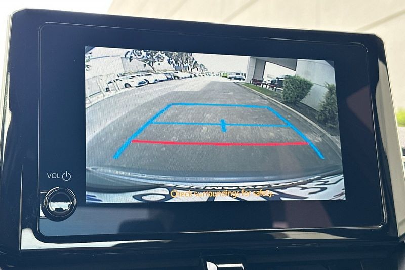 Toyota Corolla Vehicle Full-screen Gallery Image 19