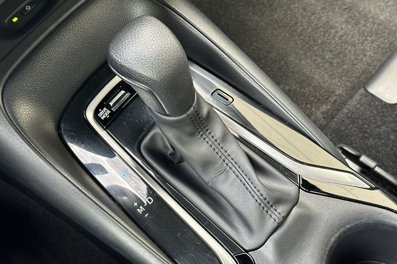 Toyota Corolla Vehicle Full-screen Gallery Image 21