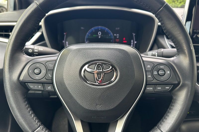 Toyota Corolla Vehicle Full-screen Gallery Image 23