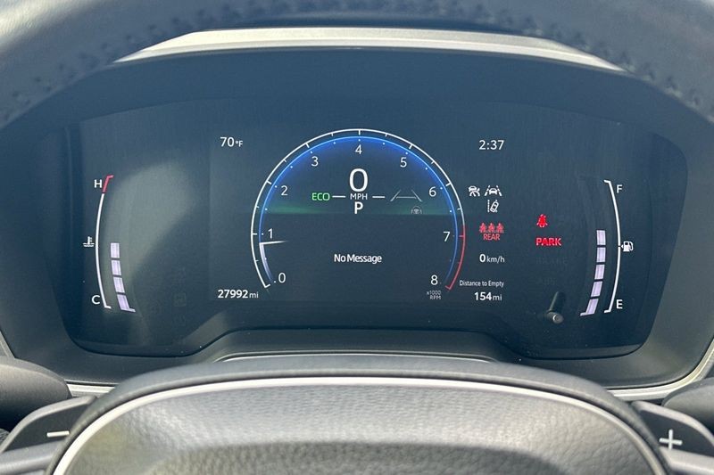 Toyota Corolla Vehicle Full-screen Gallery Image 24