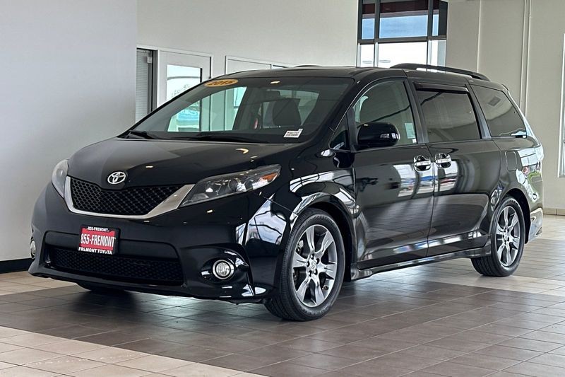 Toyota Sienna Vehicle Full-screen Gallery Image 08