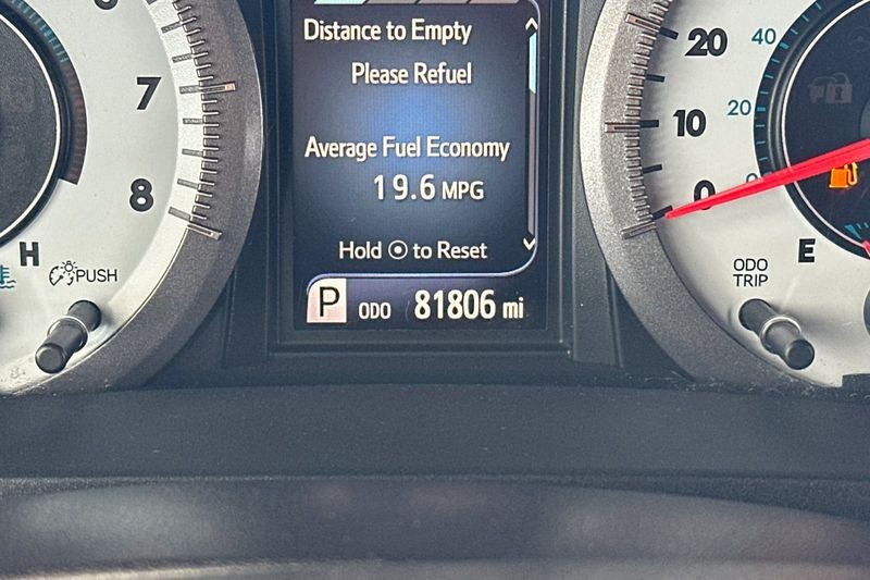 Toyota Sienna Vehicle Full-screen Gallery Image 25