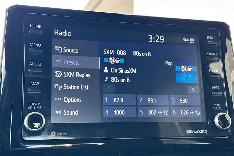 Toyota Corolla Vehicle Full-screen Gallery Image 17