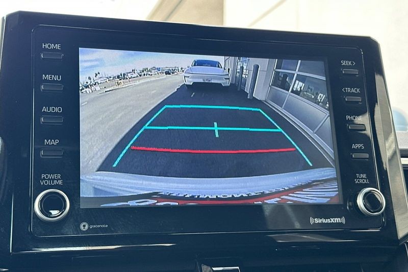 Toyota Corolla Vehicle Full-screen Gallery Image 18