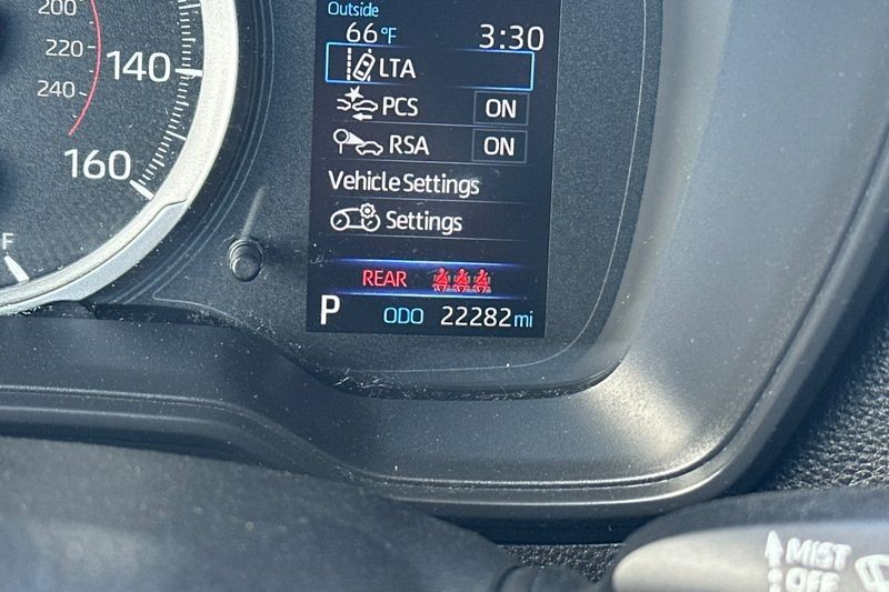 Toyota Corolla Vehicle Full-screen Gallery Image 23