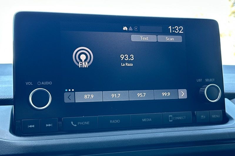 Honda Accord Sedan Vehicle Full-screen Gallery Image 17