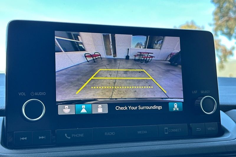 Honda Accord Sedan Vehicle Full-screen Gallery Image 18