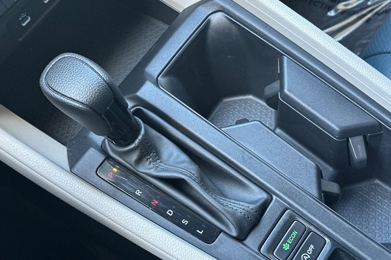 Honda Accord Sedan Vehicle Full-screen Gallery Image 20