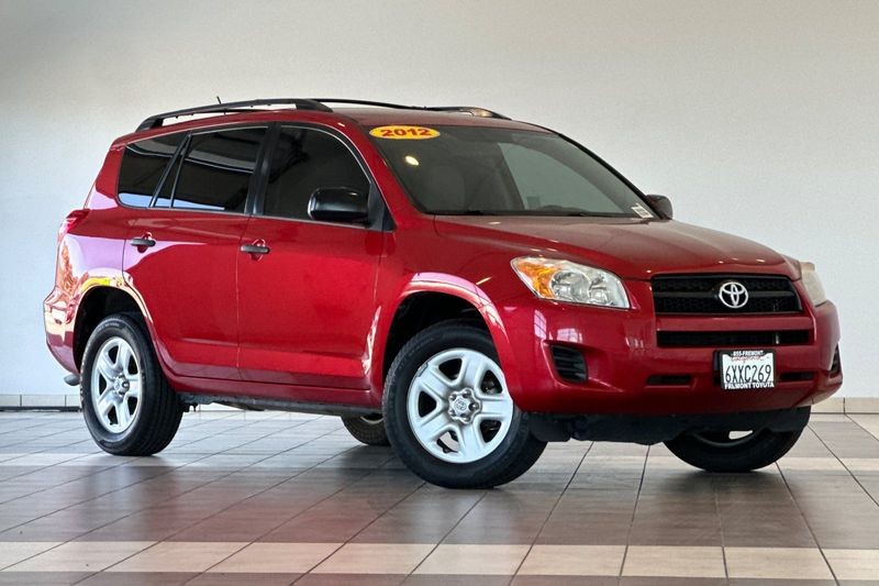 Toyota RAV4 Vehicle Full-screen Gallery Image 02