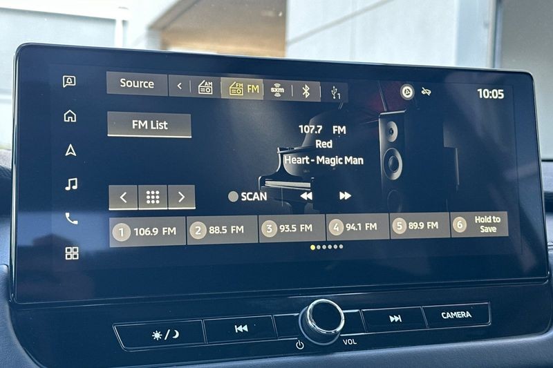 Mitsubishi Outlander Vehicle Full-screen Gallery Image 19