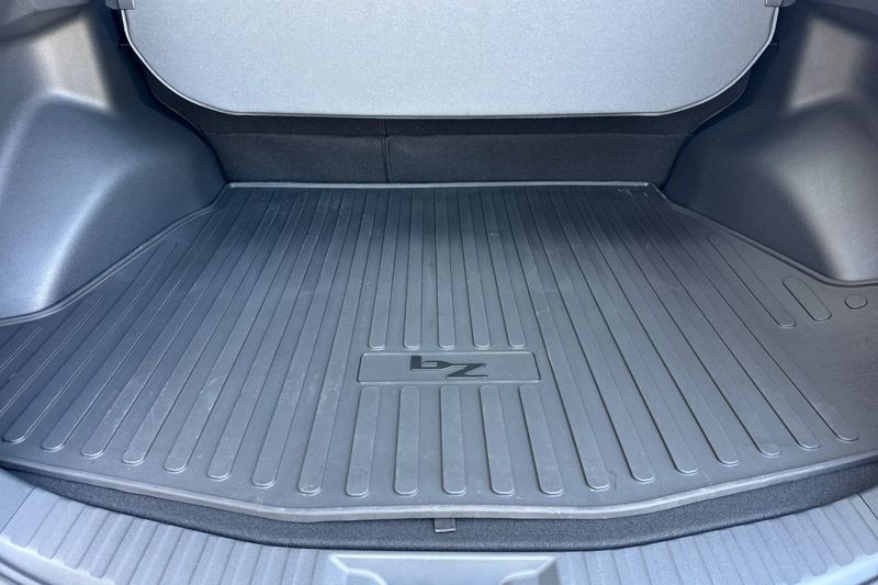Toyota bZ Vehicle Full-screen Gallery Image 15