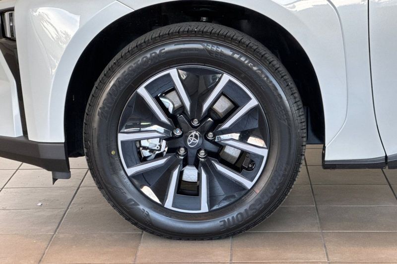 Toyota bZ Vehicle Full-screen Gallery Image 26