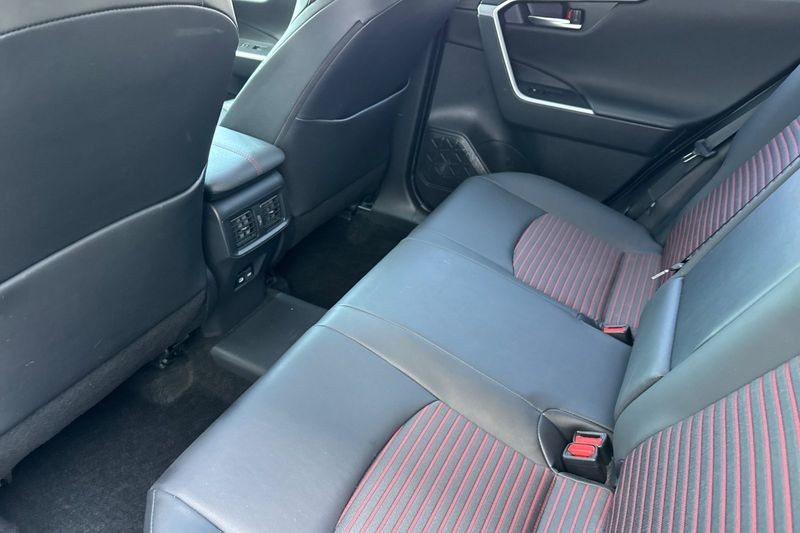 Toyota RAV4 Prime Vehicle Full-screen Gallery Image 12