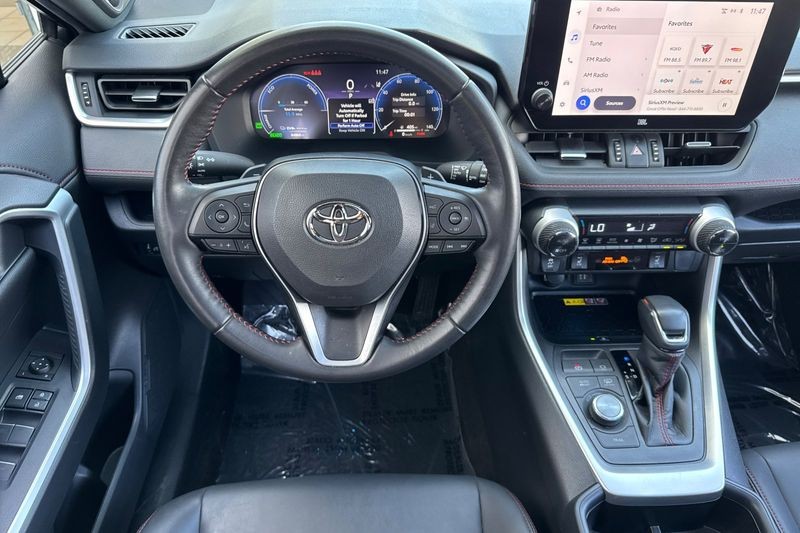 Toyota RAV4 Prime Vehicle Full-screen Gallery Image 14