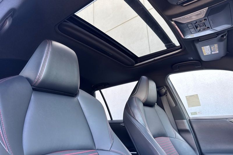 Toyota RAV4 Prime Vehicle Full-screen Gallery Image 17