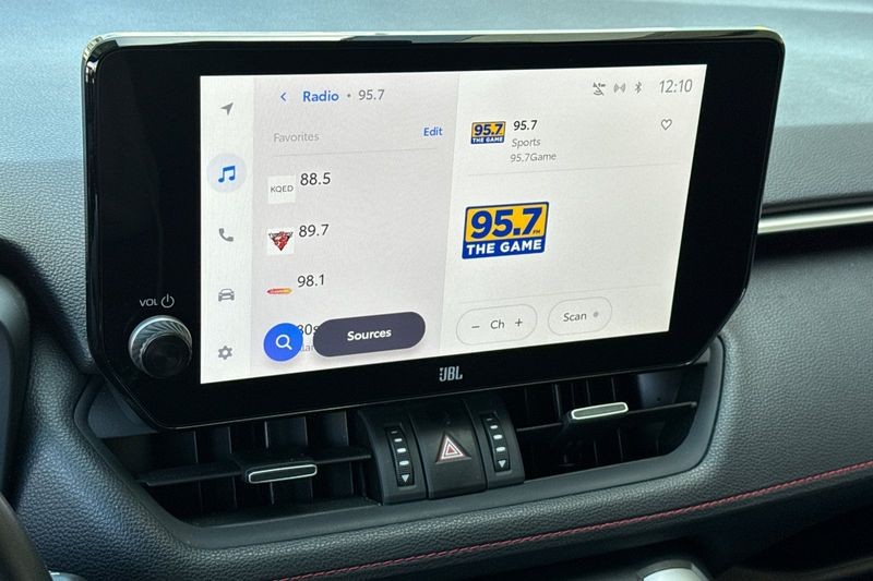 Toyota RAV4 Prime Vehicle Full-screen Gallery Image 18