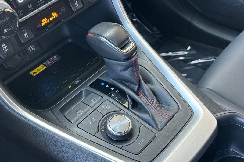 Toyota RAV4 Prime Vehicle Full-screen Gallery Image 21