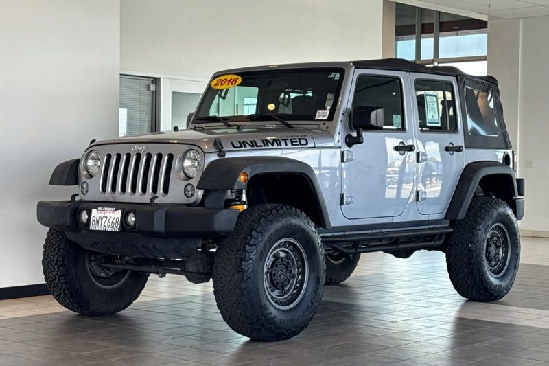 Jeep Wrangler Unlimited Vehicle Full-screen Gallery Image 08