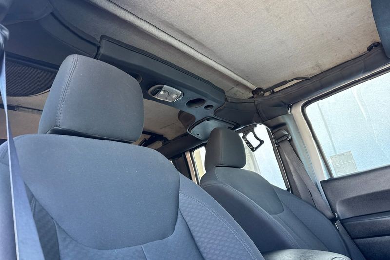 Jeep Wrangler Unlimited Vehicle Full-screen Gallery Image 17