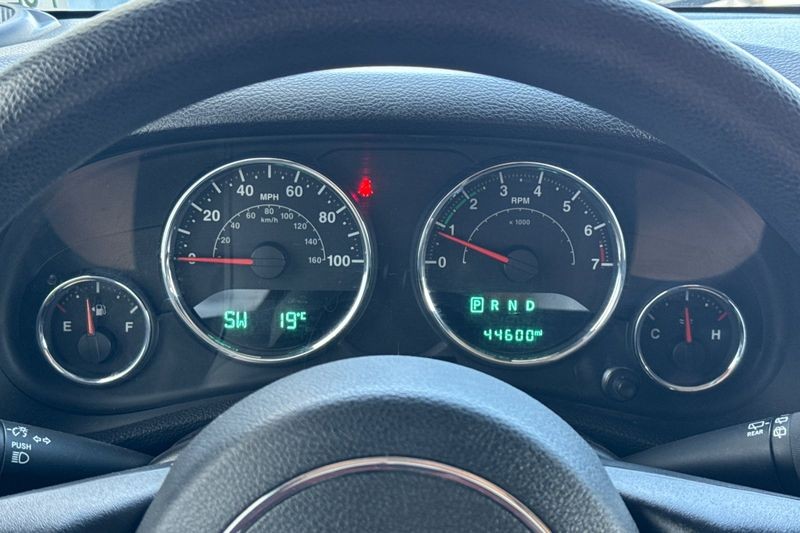 Jeep Wrangler Unlimited Vehicle Full-screen Gallery Image 22