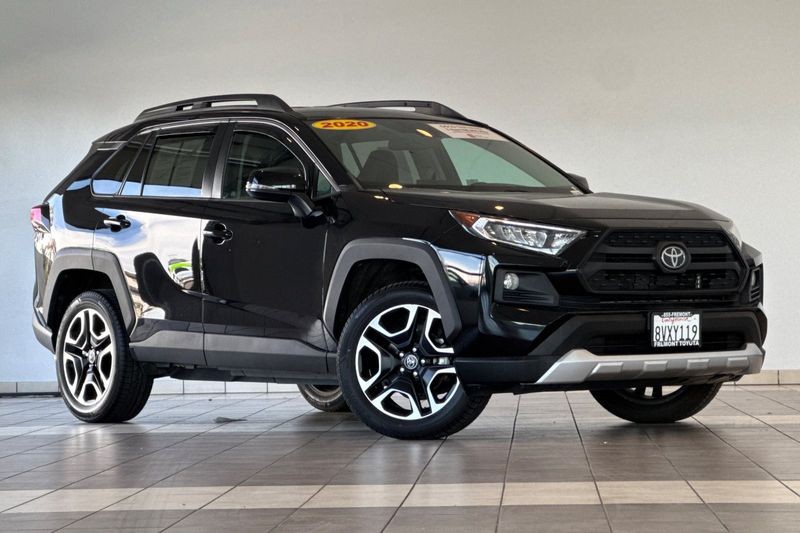 Toyota RAV4 Vehicle Full-screen Gallery Image 02