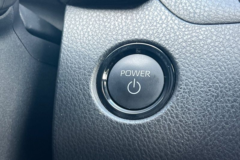 Toyota Camry Vehicle Full-screen Gallery Image 21