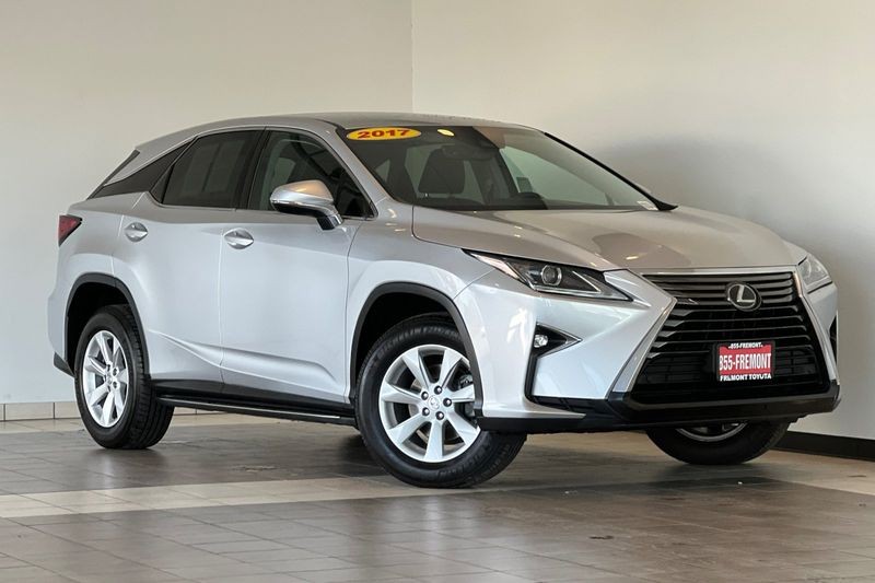 Lexus RX Vehicle Full-screen Gallery Image 02