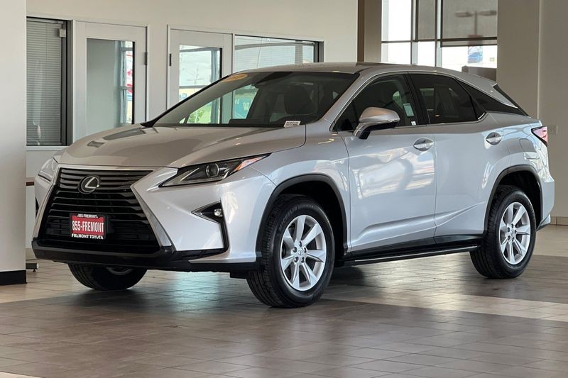 Lexus RX Vehicle Full-screen Gallery Image 08