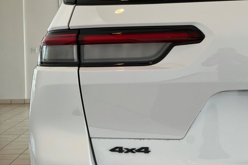 Jeep Grand Cherokee L Vehicle Full-screen Gallery Image 28