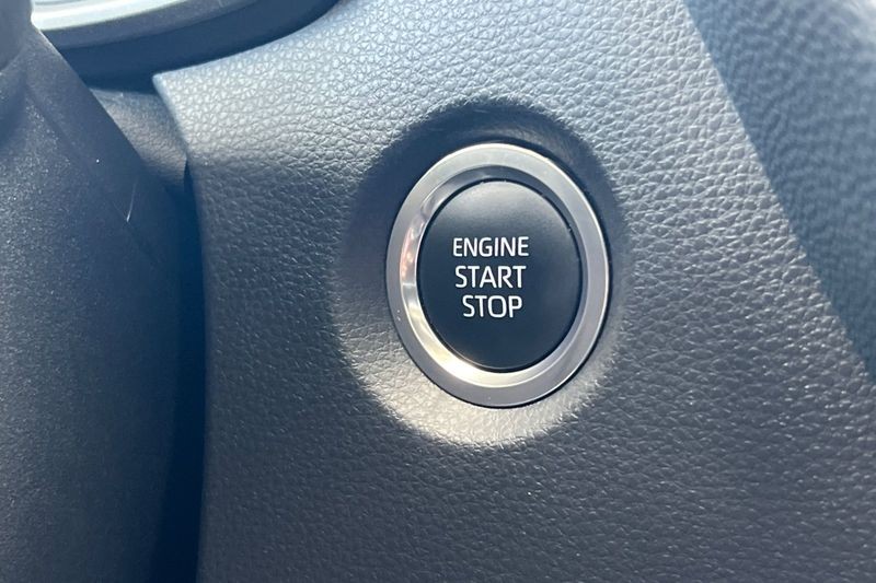Toyota Corolla Vehicle Full-screen Gallery Image 21