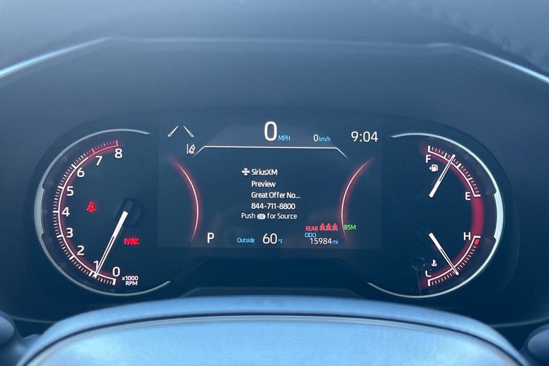 Toyota RAV4 Vehicle Full-screen Gallery Image 24