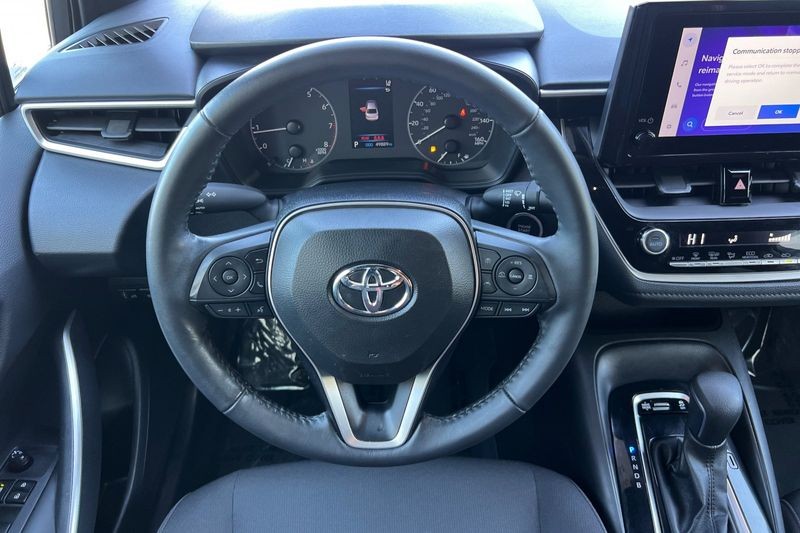Toyota Corolla Vehicle Full-screen Gallery Image 14